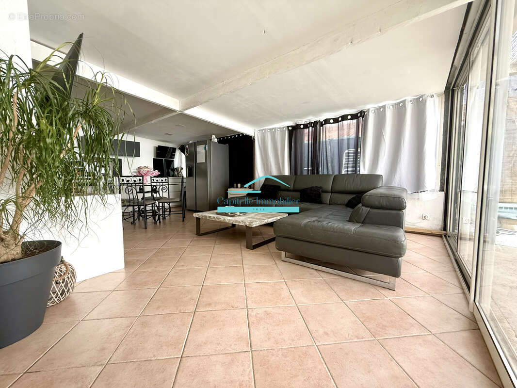 Maison à VIC-LA-GARDIOLE