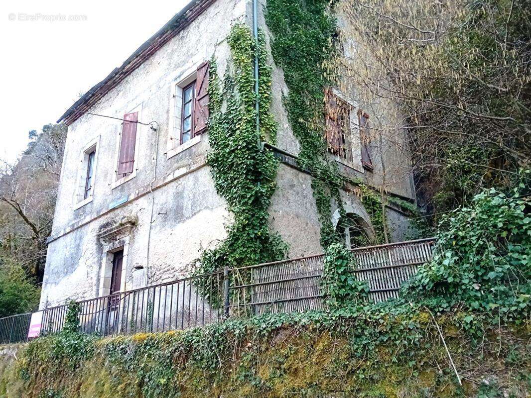 Maison à SAINT-CIRQ-LAPOPIE
