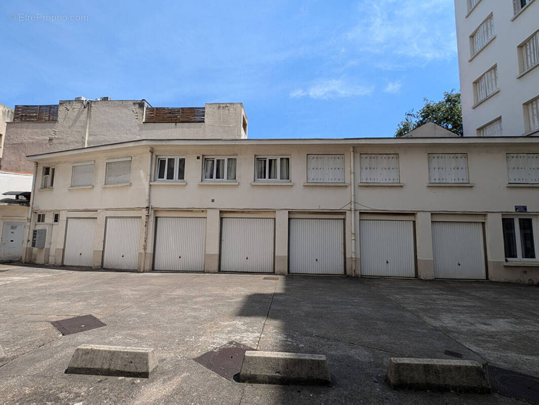Parking à COLOMBES