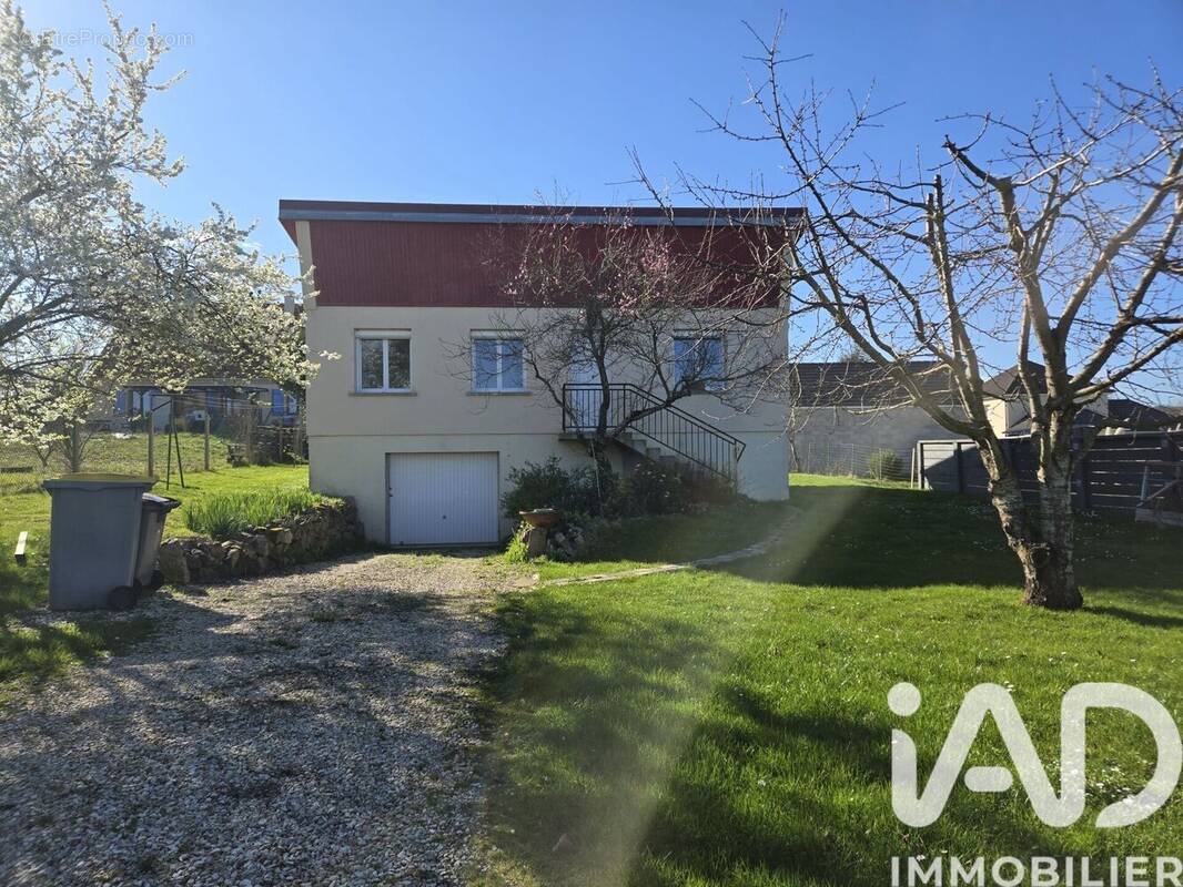 Photo 1 - Maison à COURTOIS-SUR-YONNE