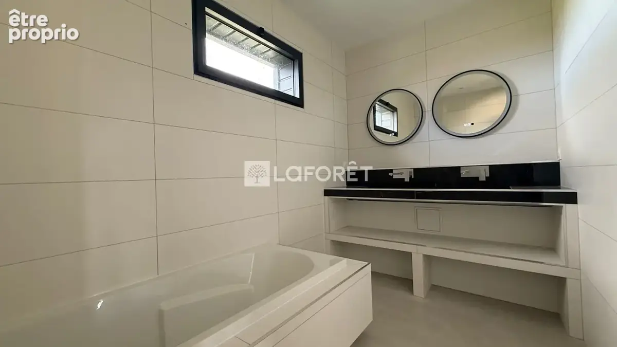 Maison moderne entièrement rénovée 4 chambres avec sous-sol et jardin PREAUX - photo 7