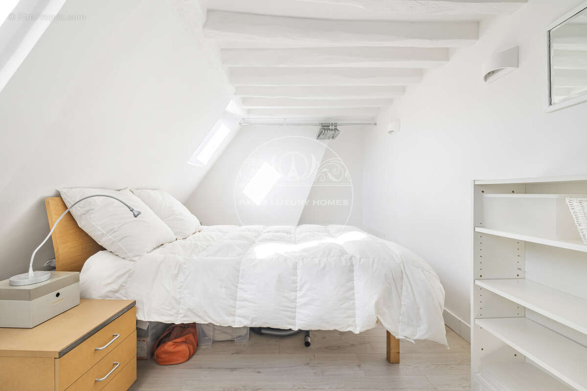 Appartement à PARIS-2E