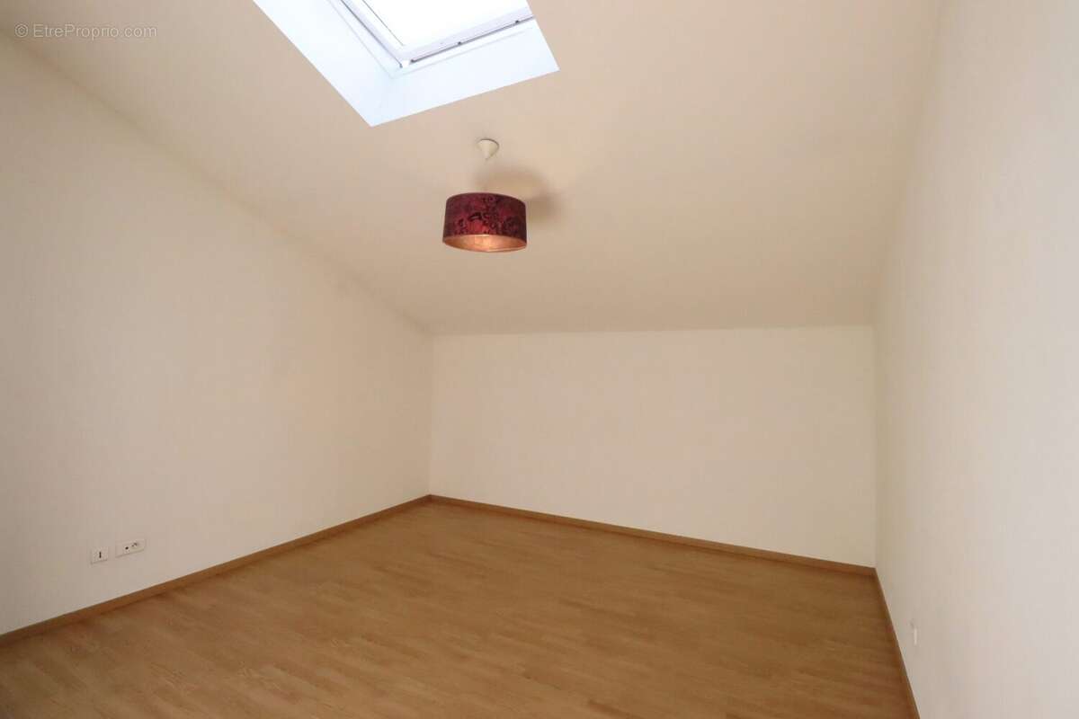 Maison 124 m² à La Cote-Saint-Andre  - photo 8