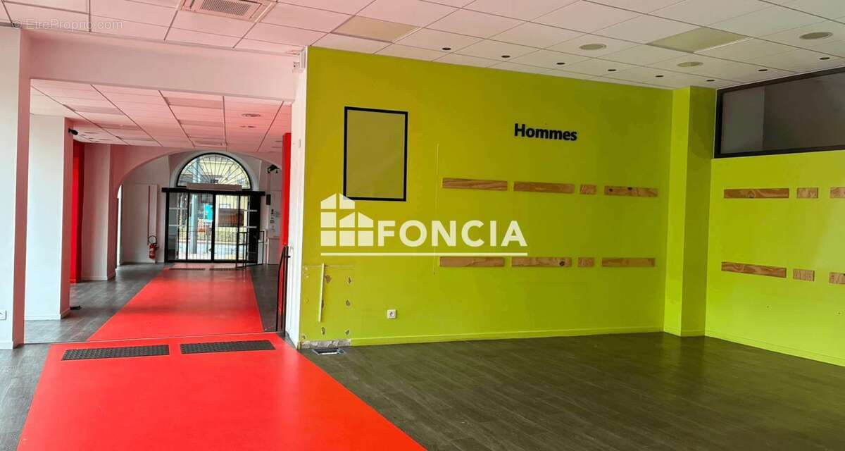 Local commercial, 365 m2, centre Cahors - photo 4