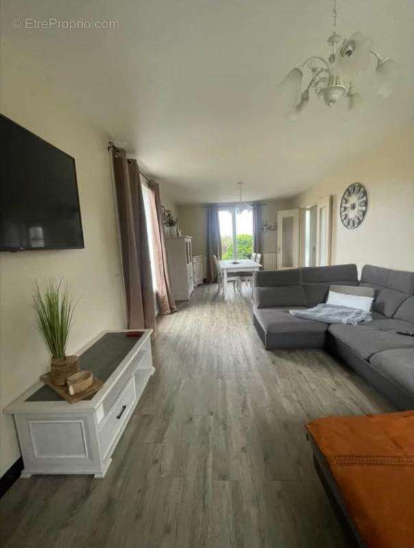 Maison 120 m² à Coucy-Le-Chateau-Auffrique  - photo 3