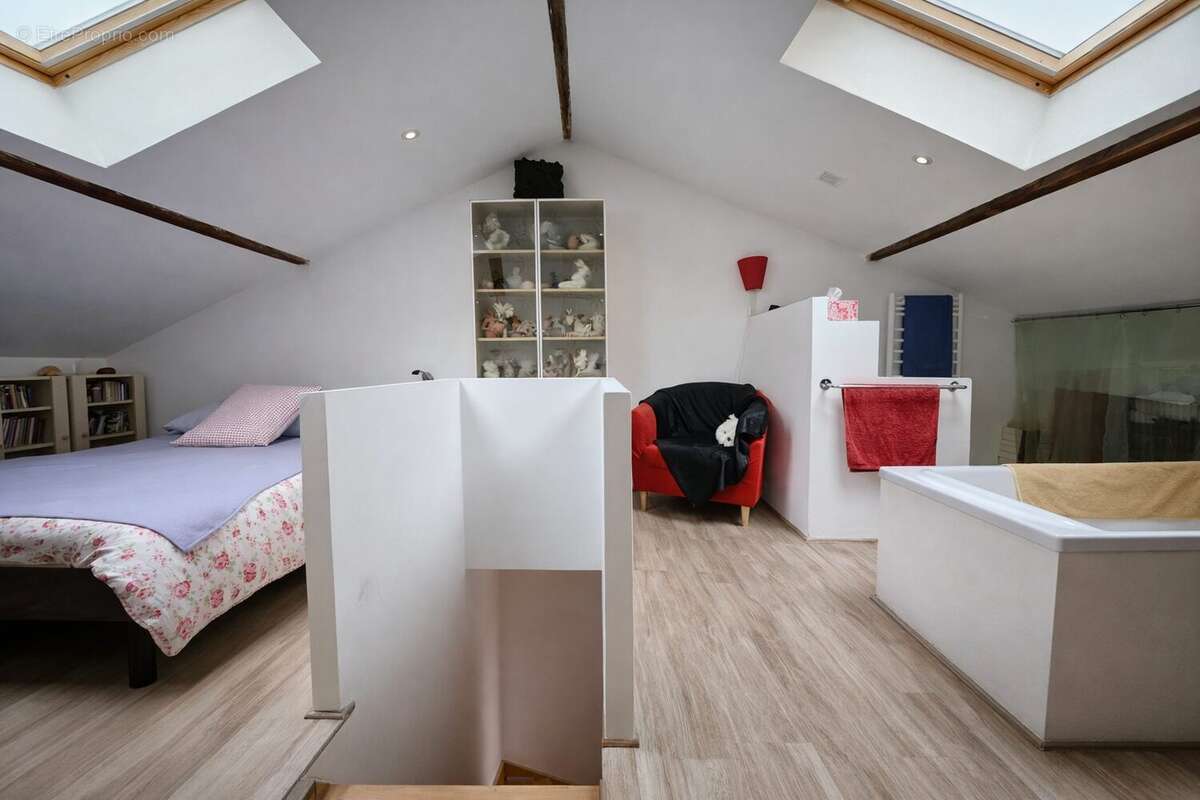 combles aménagés - Maison à MAISONS-ALFORT