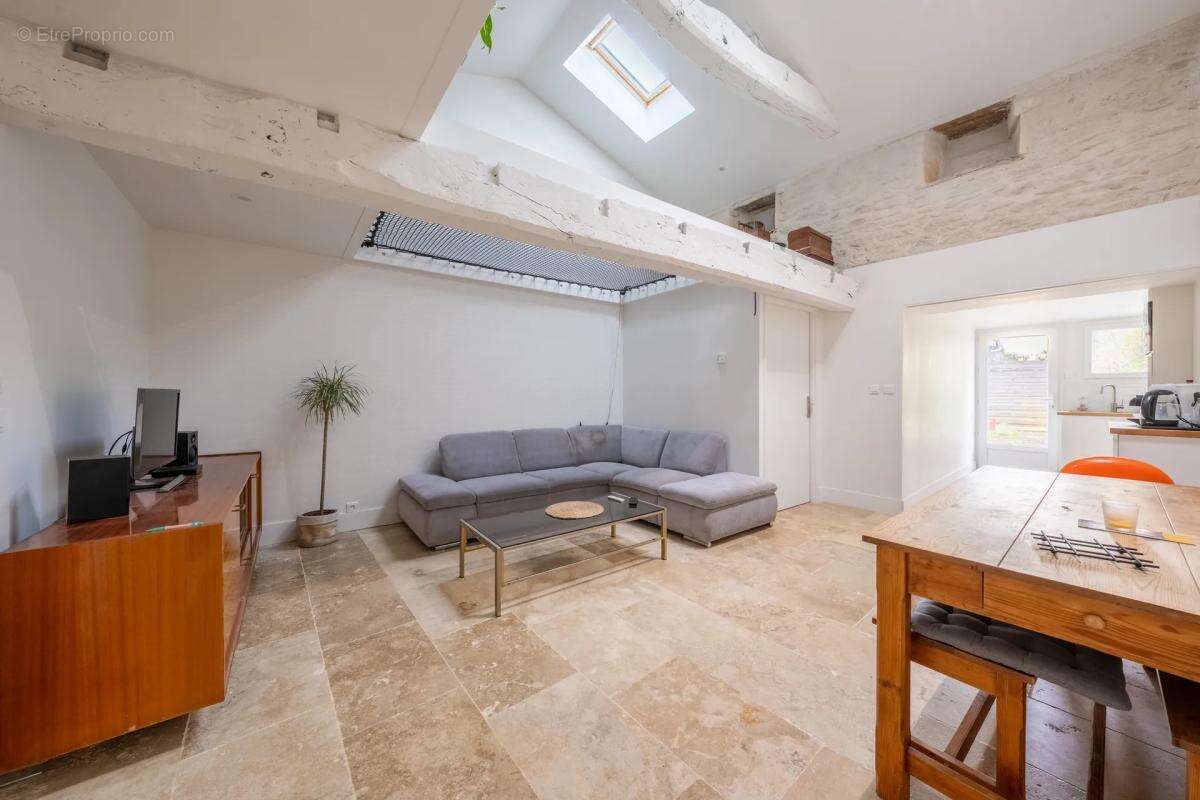 Maison à SAINT-CIERS-SUR-GIRONDE