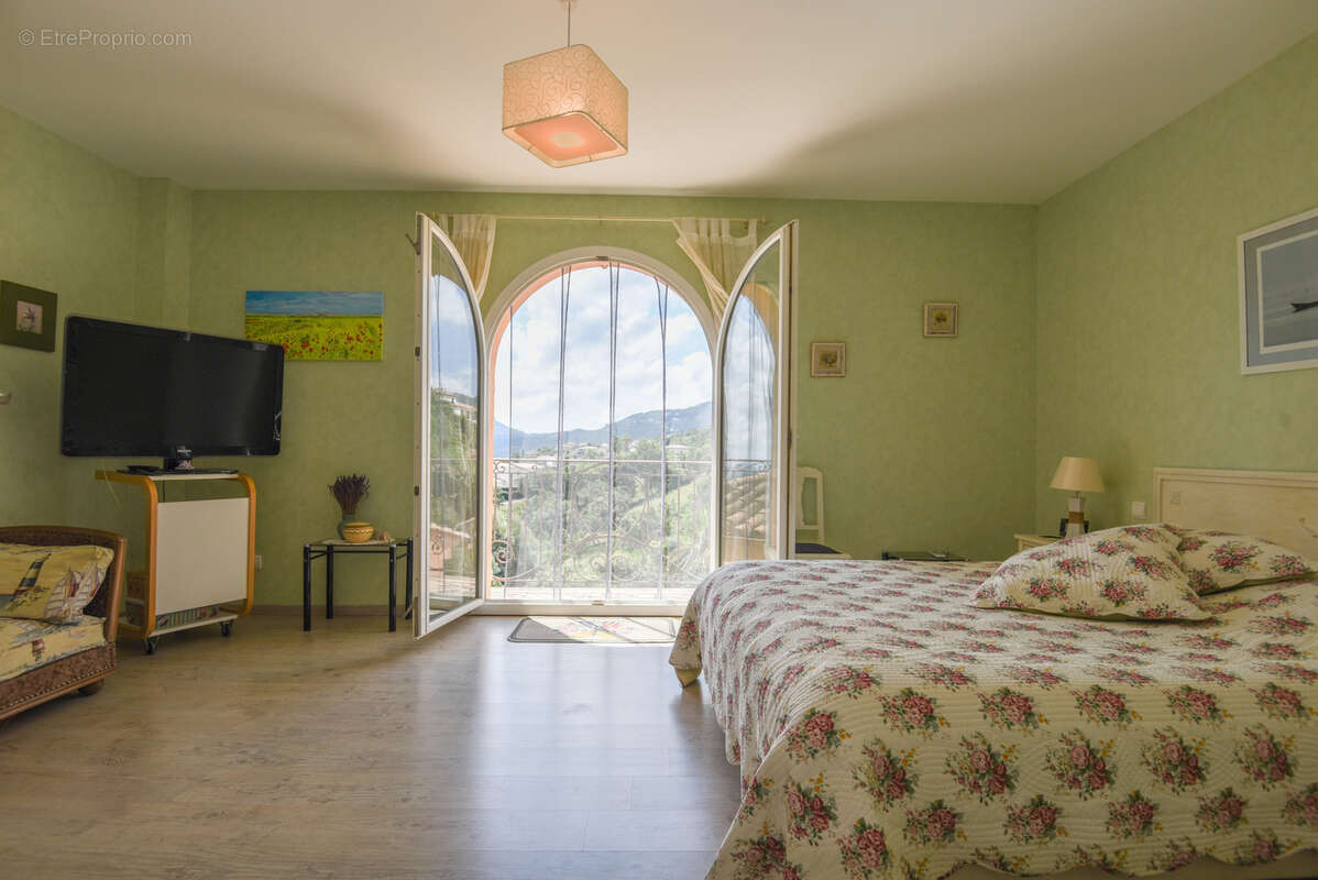 Maison à LES ADRETS-DE-L'ESTEREL