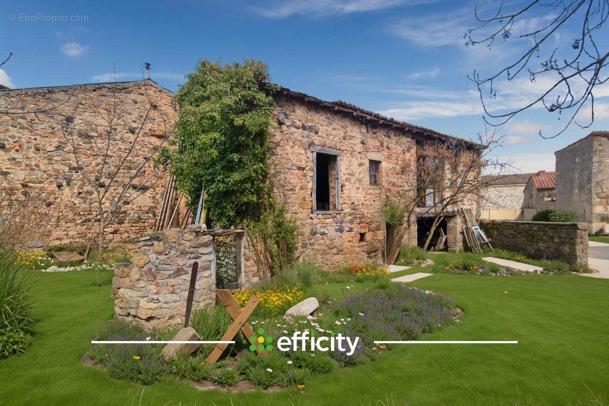 Parking à ISSERTEAUX