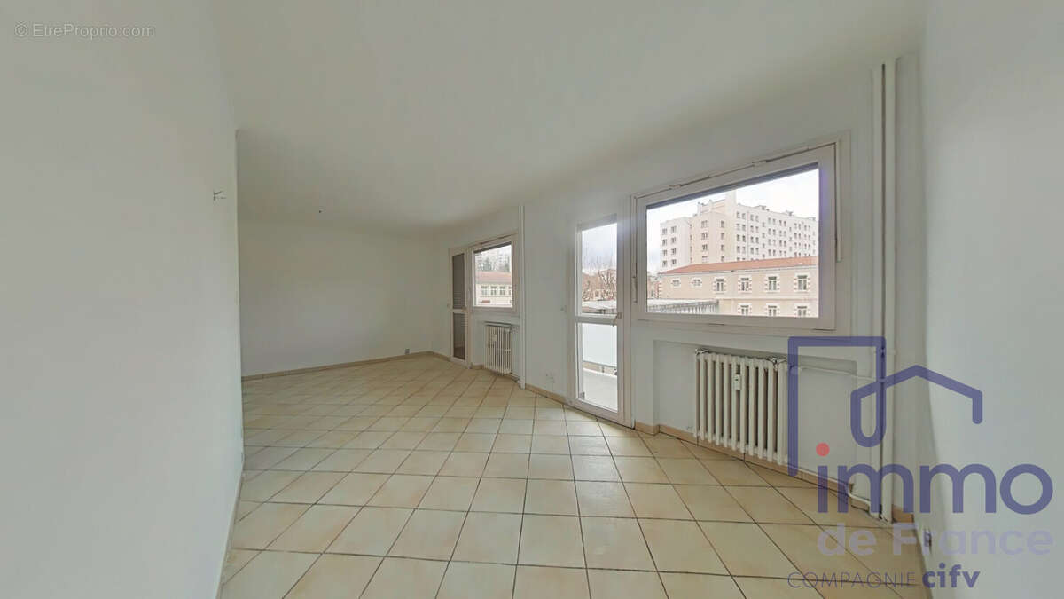 Appartement à SAINT-ETIENNE