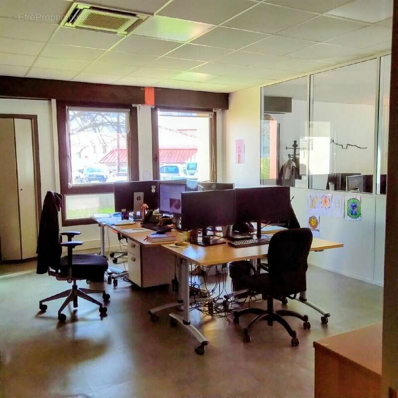 Commerce à MARSEILLE-16E