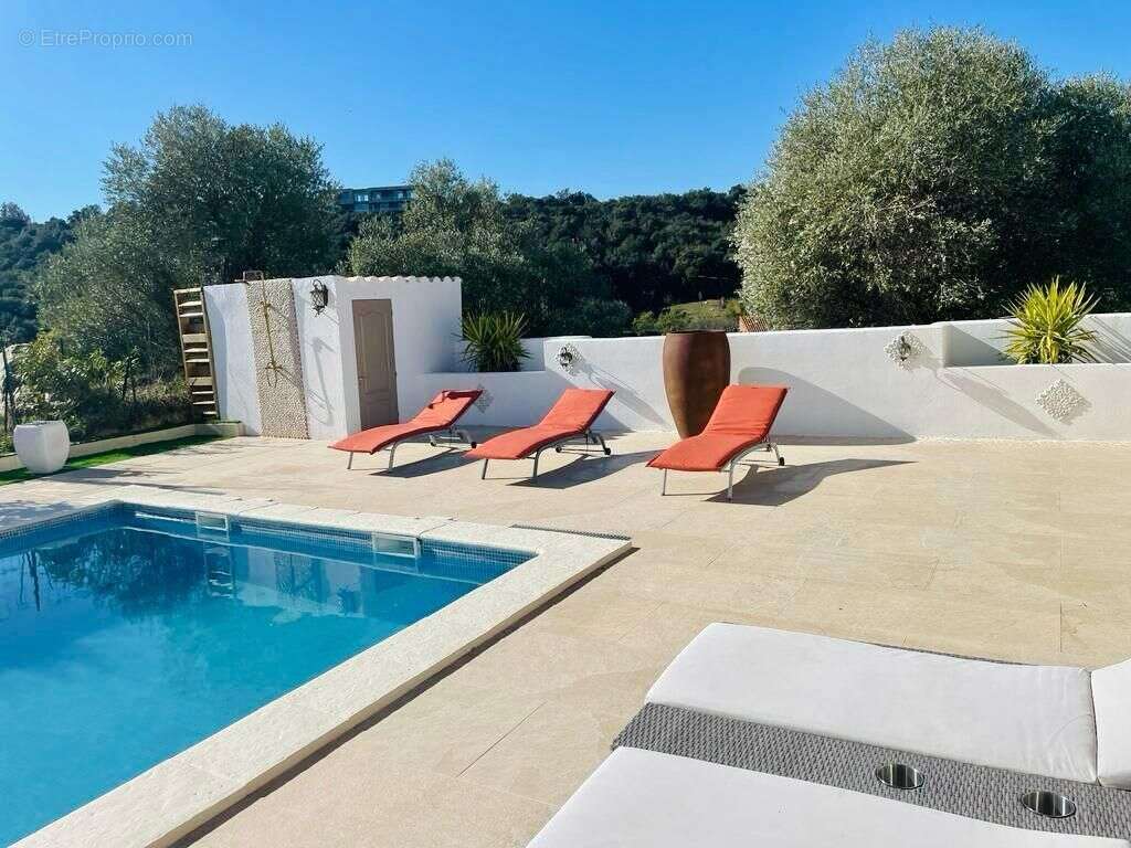URGENT! Villa 9/10 pièces de 250m² sur terrain de 1250m² avec piscine à vendre / Céret 66400-66490 Vivès _ Saint-Jean-Pla-de-Cor - photo 25
