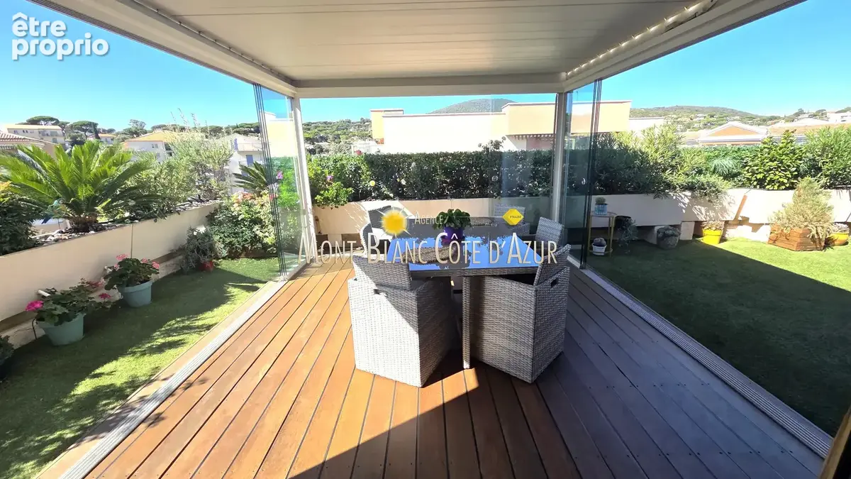 Appartement type villa sur le toit de 80 m2 environ, 3 chambres, vue mer, terrasse 100 m2, garage, cave - photo 2