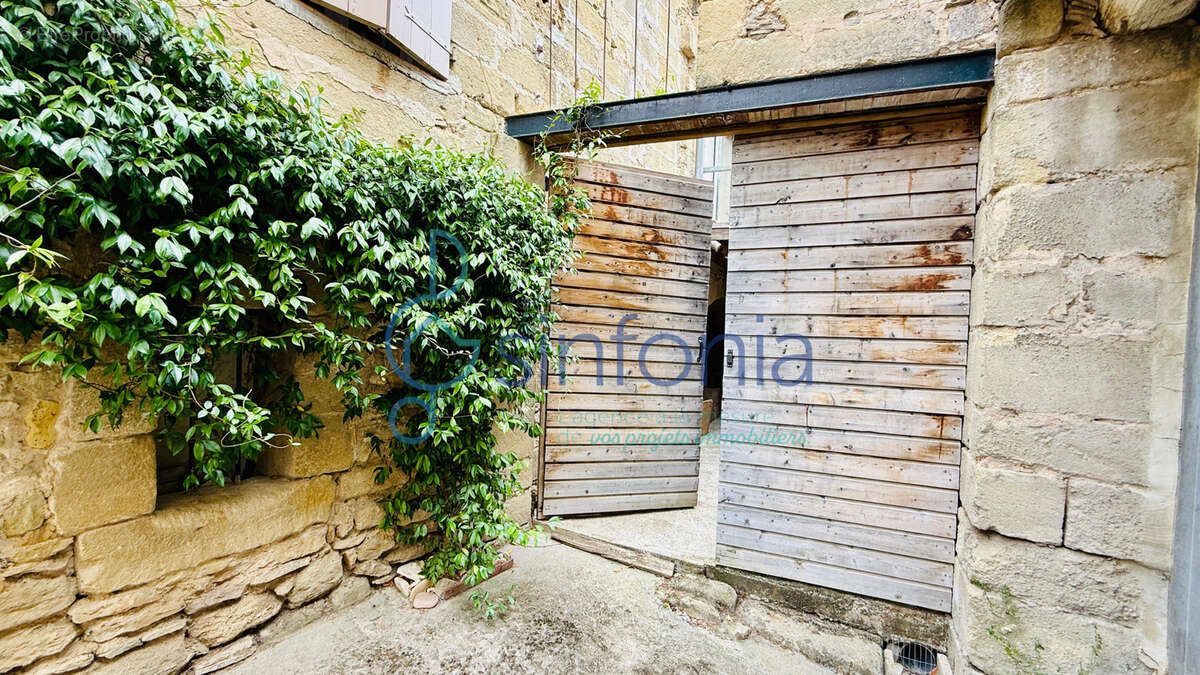 Maison à SAINT-QUENTIN-LA-POTERIE