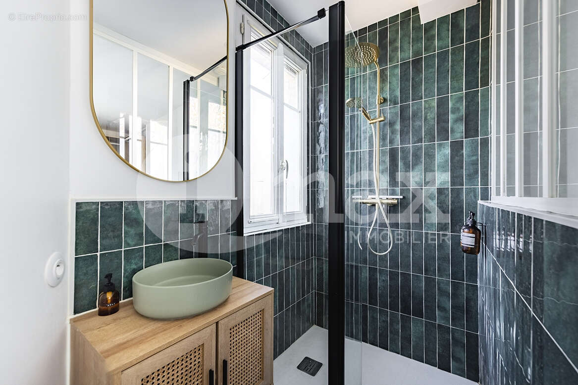 Appartement à COURBEVOIE