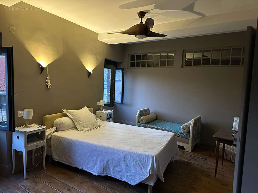 Vaste Maison bourgeoise de caractère Centre Cébazat - photo 8