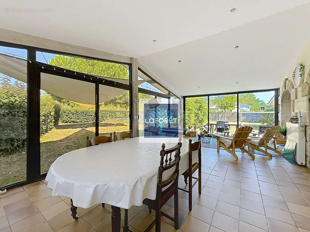 Maison pierre, piscine et jardin - photo 2