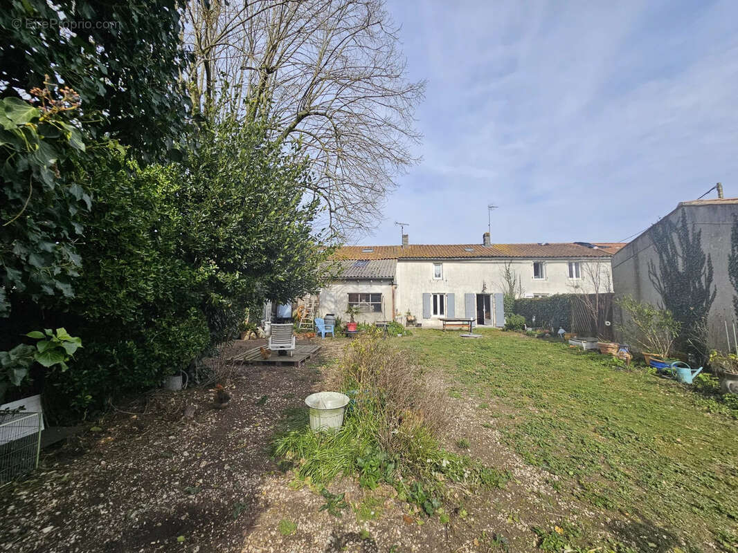 Maison à AIGREFEUILLE-D&#039;AUNIS