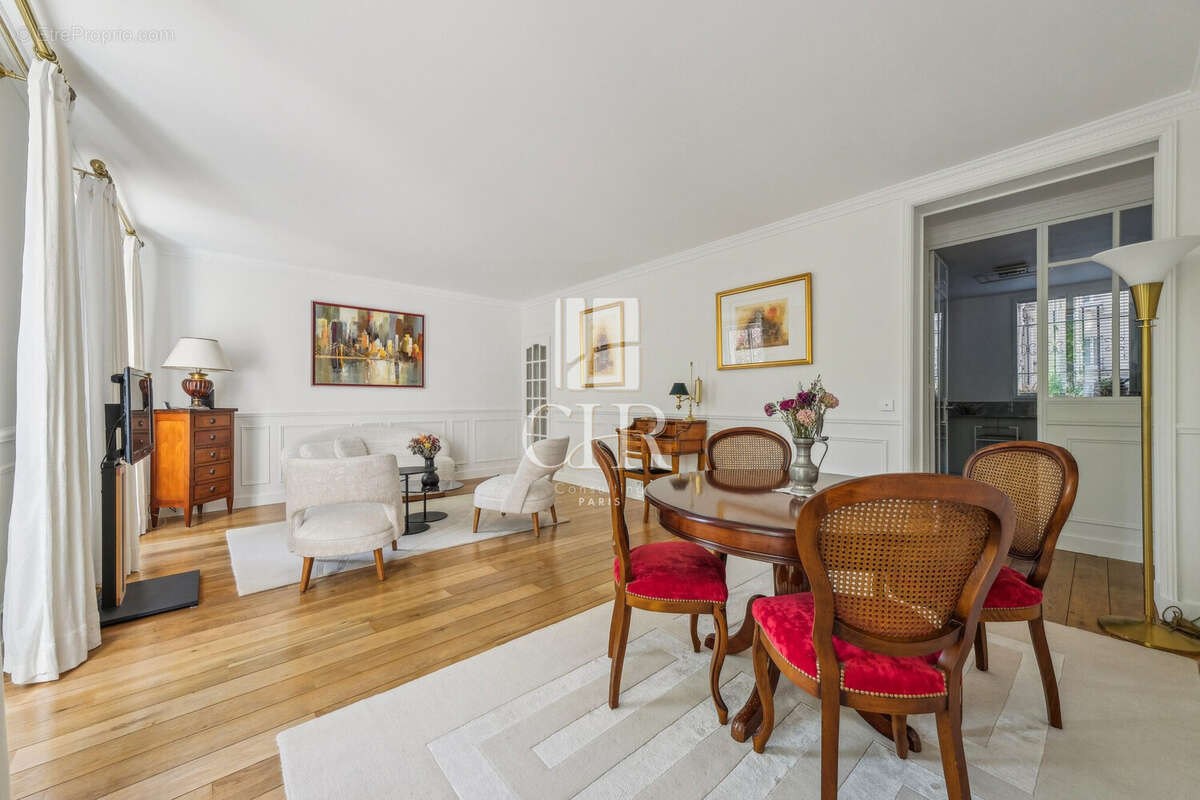 Appartement à PARIS-11E