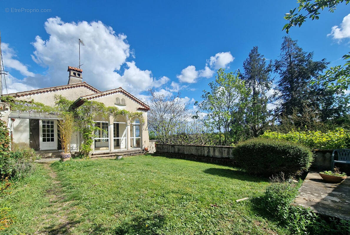 Maison à RENAISON