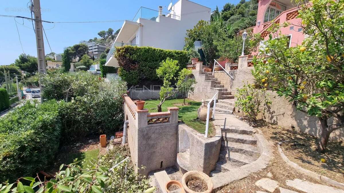 Villa vue mer a renover a cap d'ail - photo 22