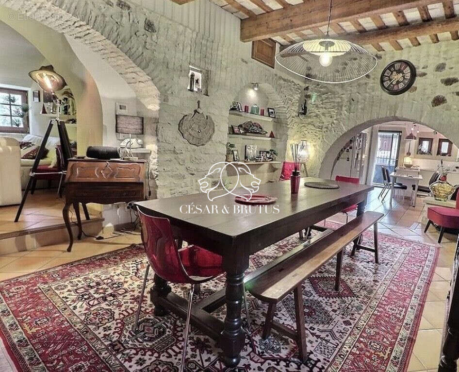 Maison à UZES