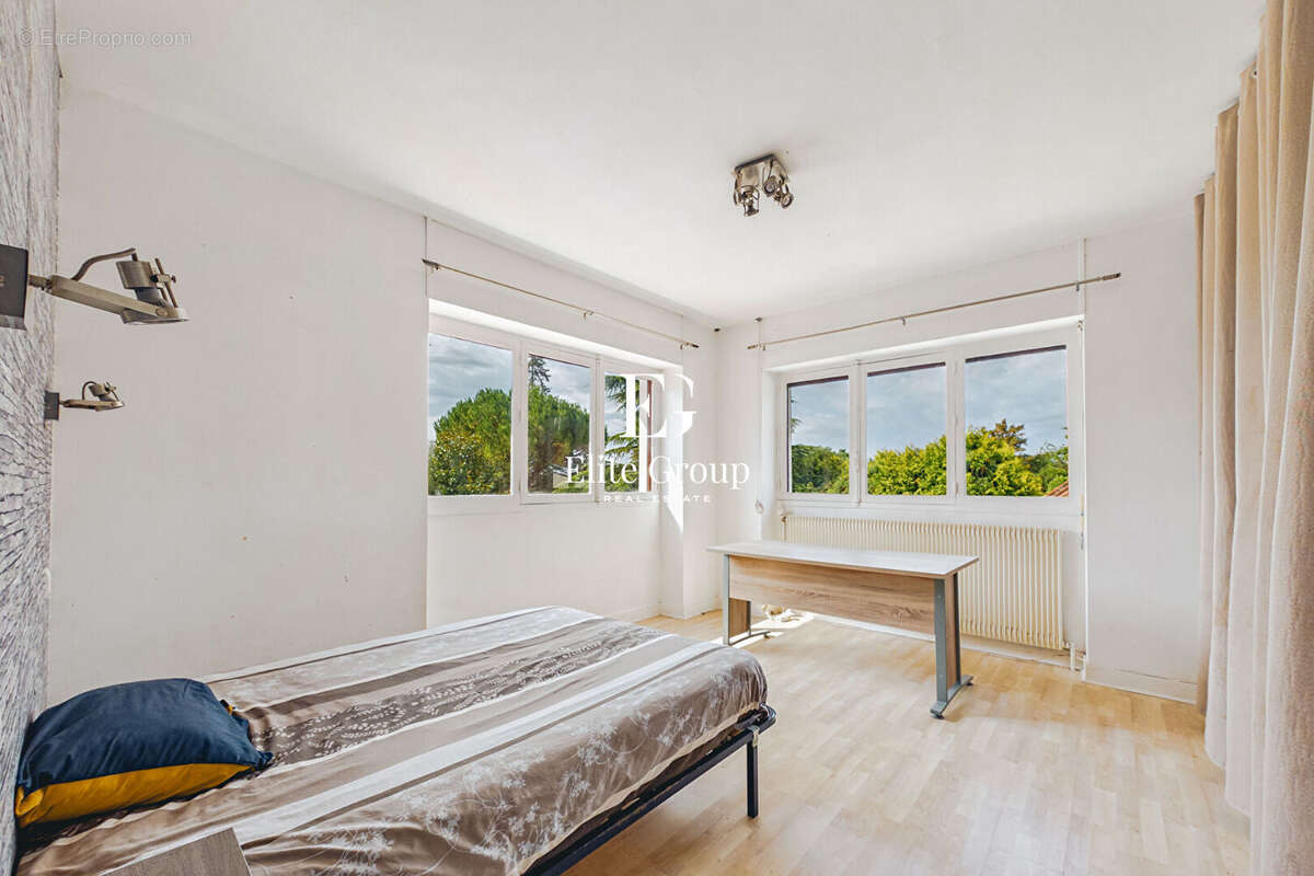 À vendre maison 8 pieces 340 m² linars - photo 16
