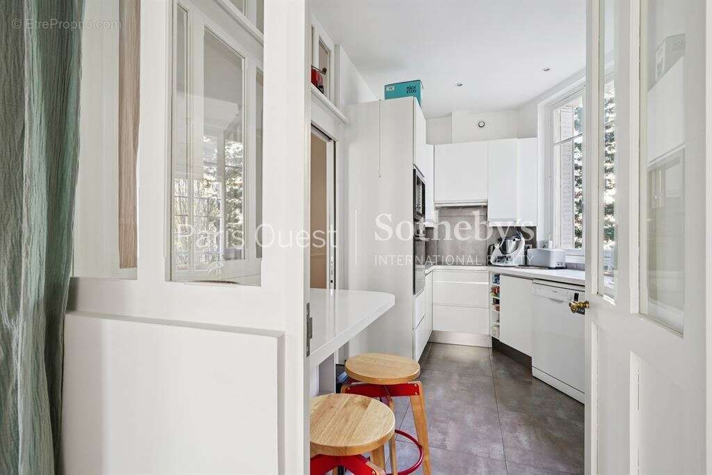 Appartement à NEUILLY-SUR-SEINE