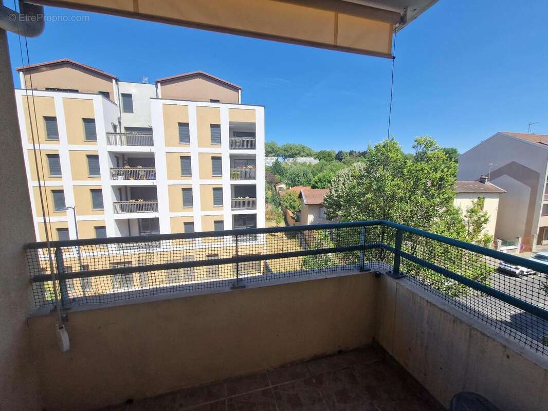 Appartement 84 m² à Decines-Charpieu  - photo 12