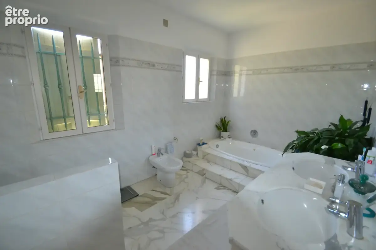Biot residentiel superbe maison 5/6 pieces terrain 1500 m2 piscine. - photo 13