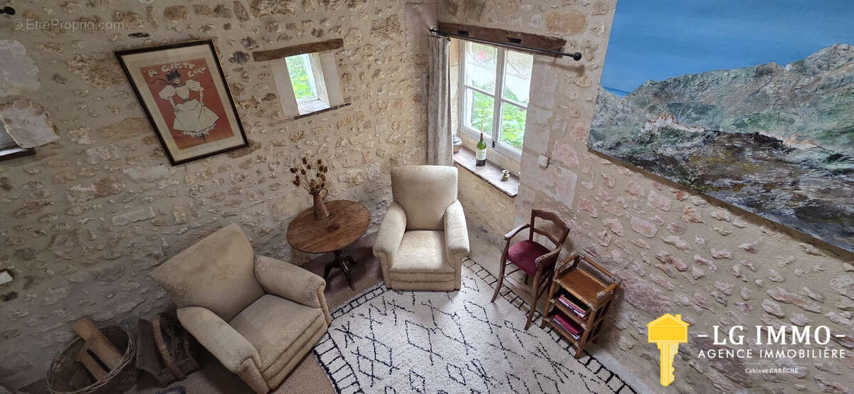 Maison à SAINT-THOMAS-DE-CONAC