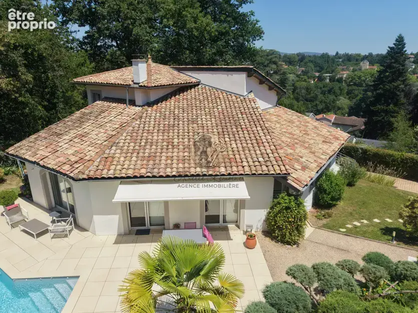 Maison à CHARBONNIERES-LES-BAINS