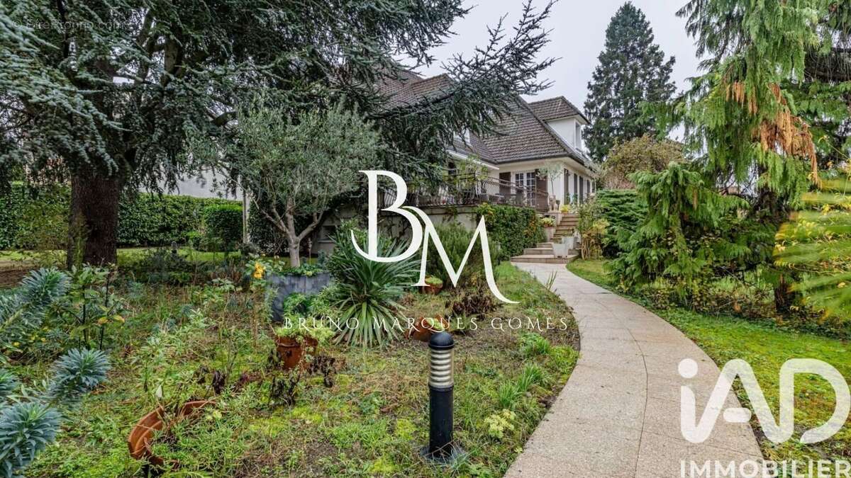 Photo 2 - Maison à SARCELLES