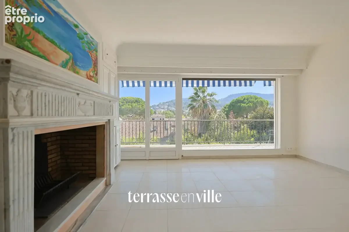 Hyeres - centre - t3 dernier etage terrasse - photo 4