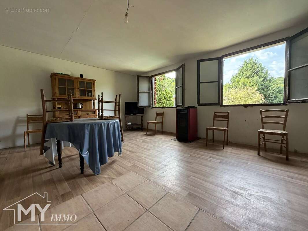 ST PEY DE CASTETS : Ensemble immobilier avec commerce et dépendances - photo 19