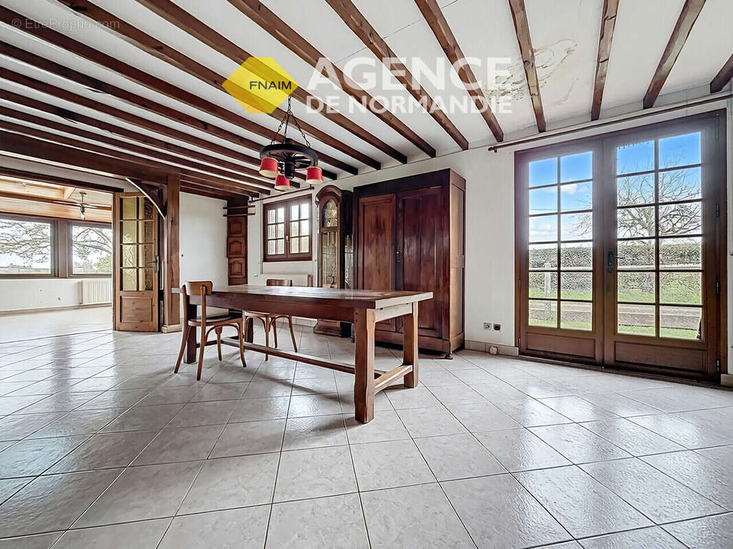 Maison à MONTREUIL-L'ARGILLE