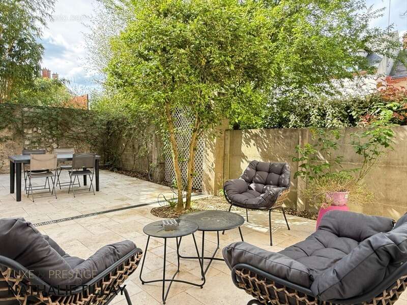 Orléans Dunois, Maison à vendre  avec jardin, piscine et stationnements - photo 11
