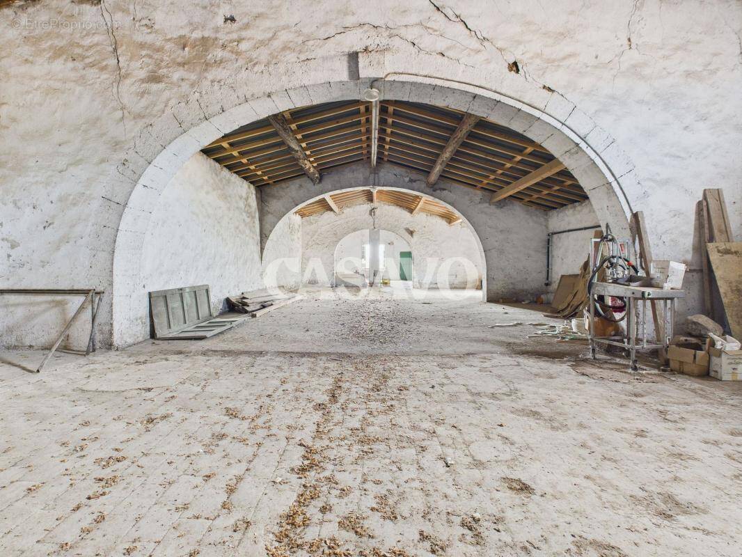 Maison à LA FARE-LES-OLIVIERS