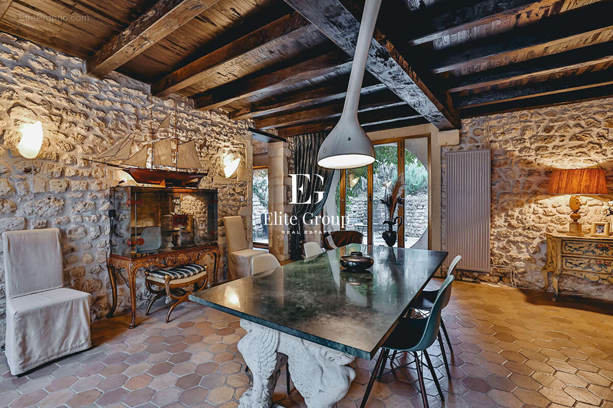 Maison à CHATEAUNEUF-SUR-CHARENTE