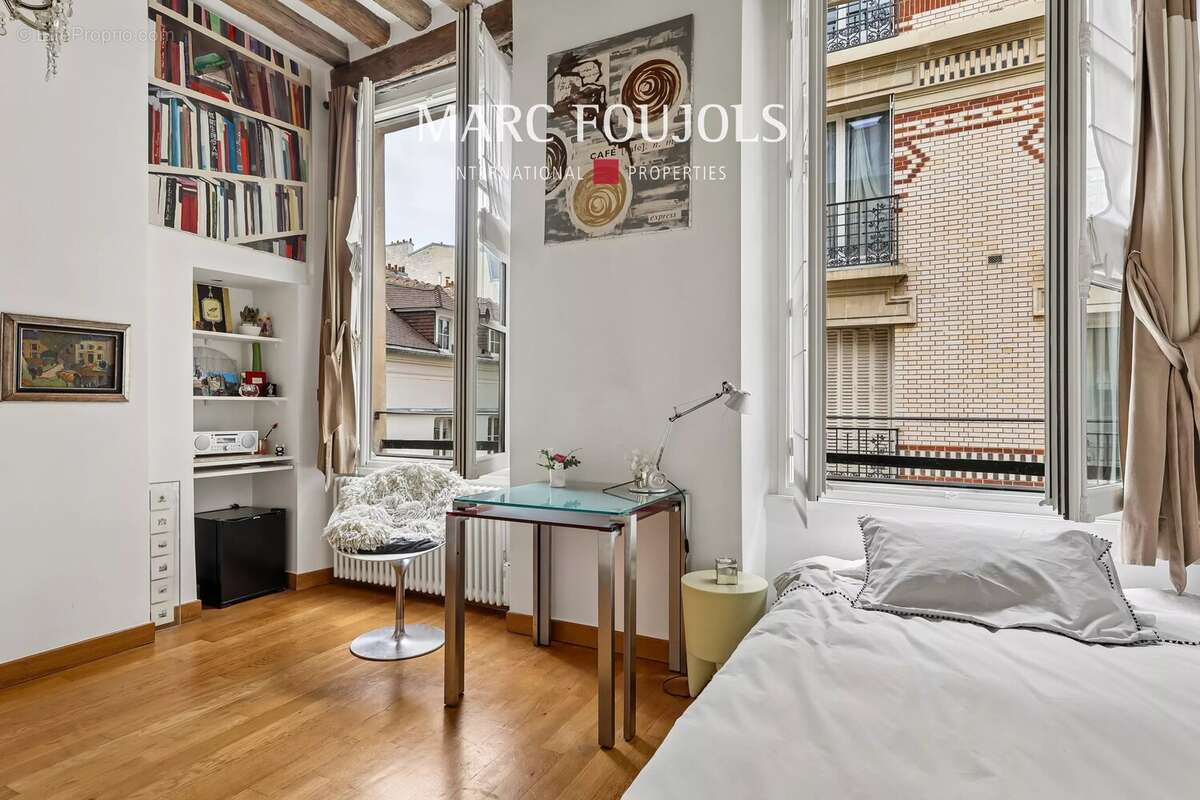 Appartement à PARIS-7E