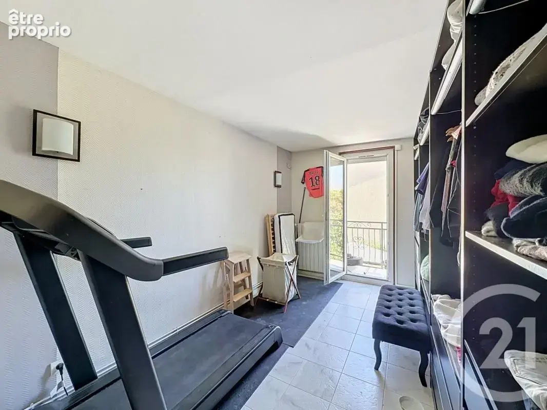 Maison 80 m² à Saint-Fons  - photo 11
