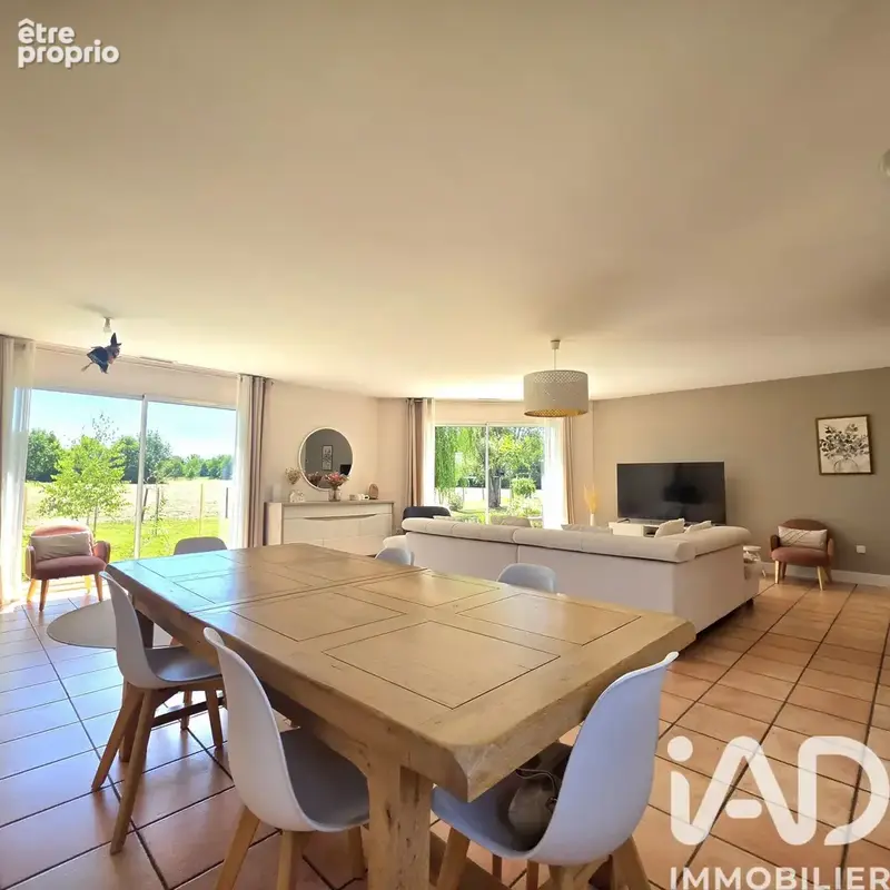 Photo 1 - Maison à SAINT-PIERRE-D'EYRAUD