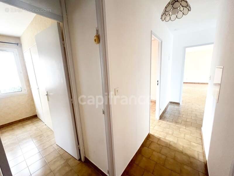 Vente Maison de plain-pied 4 pièces à MANOSQUE (04) - Jardin 740m2, garage, combles aménagés, proche commodités - photo 10