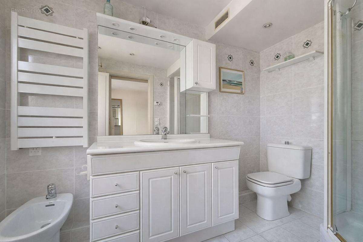 Cannes – quartier oxford _ duplex lumineux avec terrasse _ piscine - photo 9