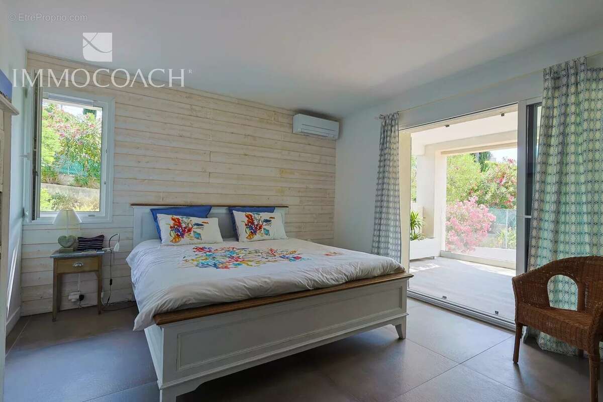 Maison à CARQUEIRANNE