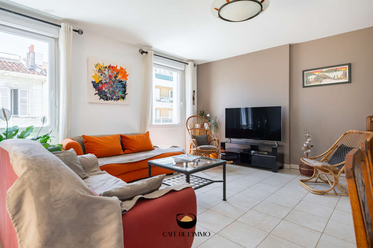 Appartement à MARSEILLE-4E