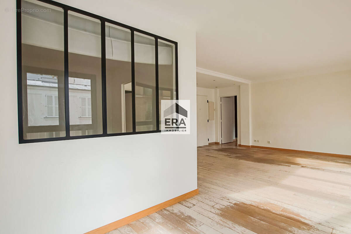 Appartement à PARIS-14E