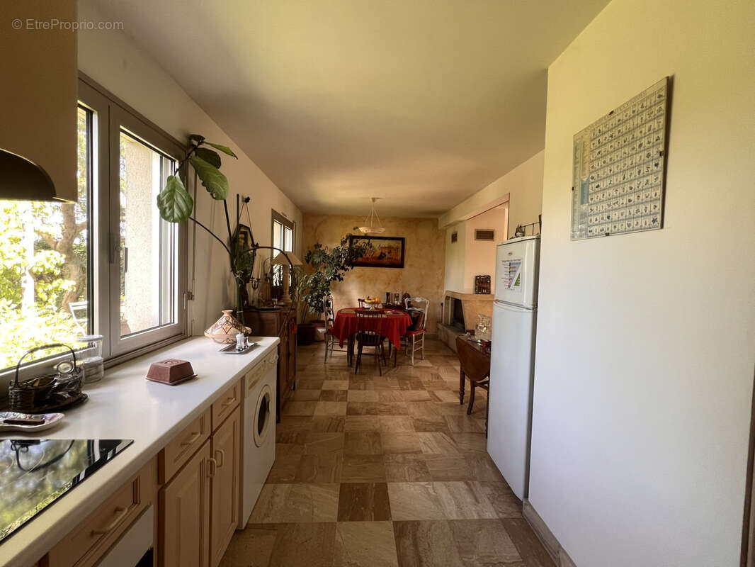 Maison à LA VILLE-AUX-DAMES