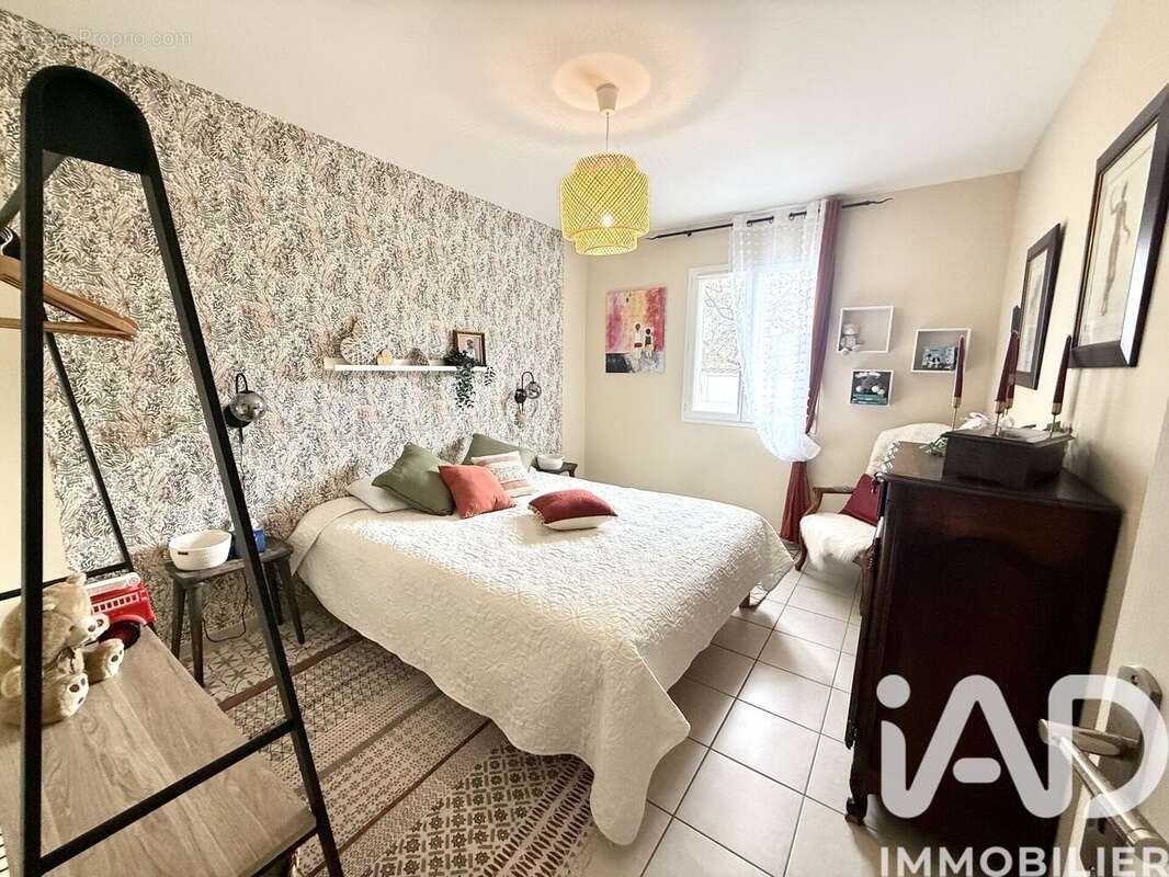 Maison 140 m² à Saint-Paul-Les-Fonts  - photo 8