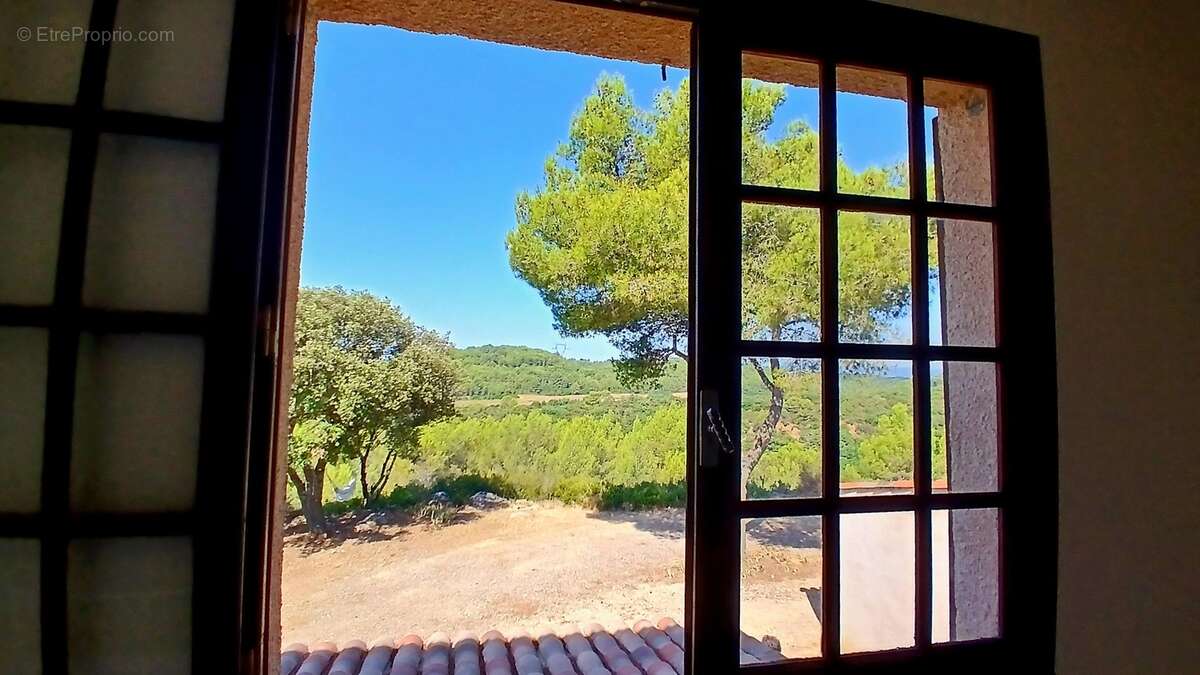 Villa unique de 220 m² habitables sur un terrain de 11651 m² - photo 30